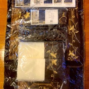 18 piece embroidery bath set